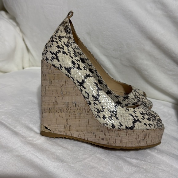 JIMMY CHOO Snakeskin Gray & Ivory Leather Peep Toe Cork Heels 7.5 (Sz 38) - Picture 14 of 17